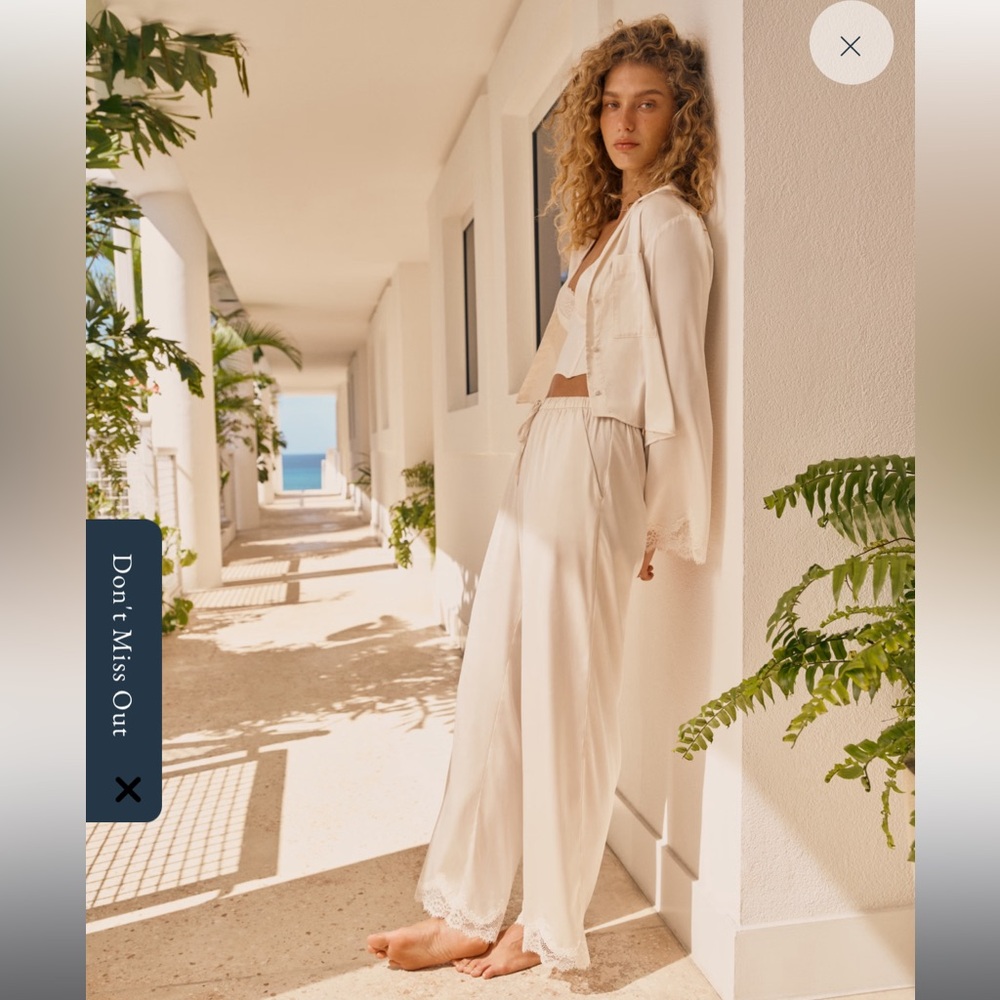 Abercrombie & Fitch Lace & Satin  Sleepwear Set
